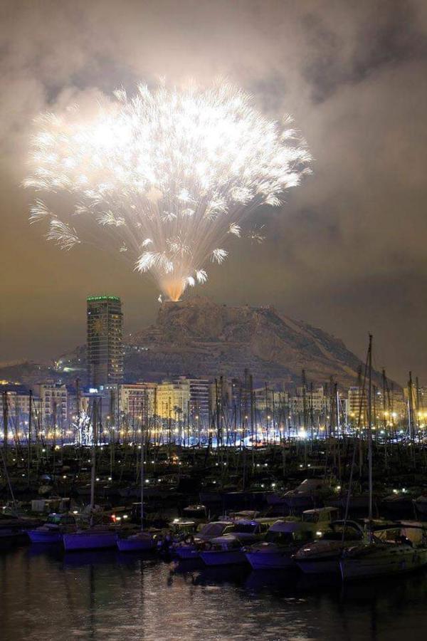 Charming Apartment In Alicante Near The Sea & City Center Ngoại thất bức ảnh