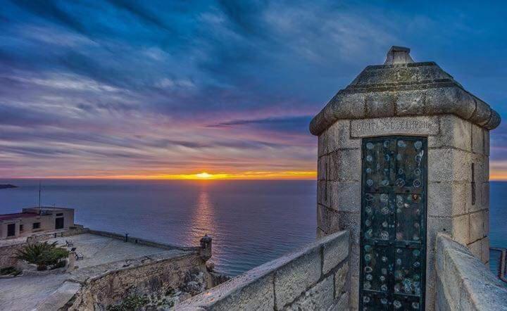 Charming Apartment In Alicante Near The Sea & City Center Ngoại thất bức ảnh